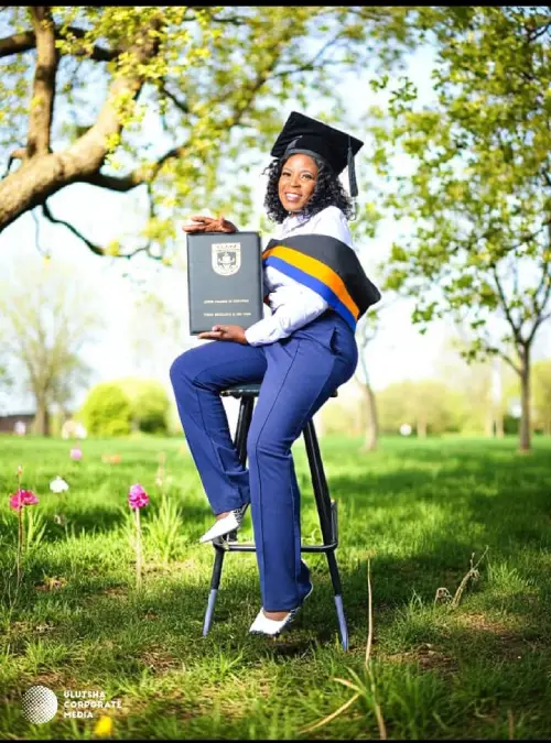 studio_and_outdoor_e0a72455-f1c3-4e39-84c0-b2f89965db04_70